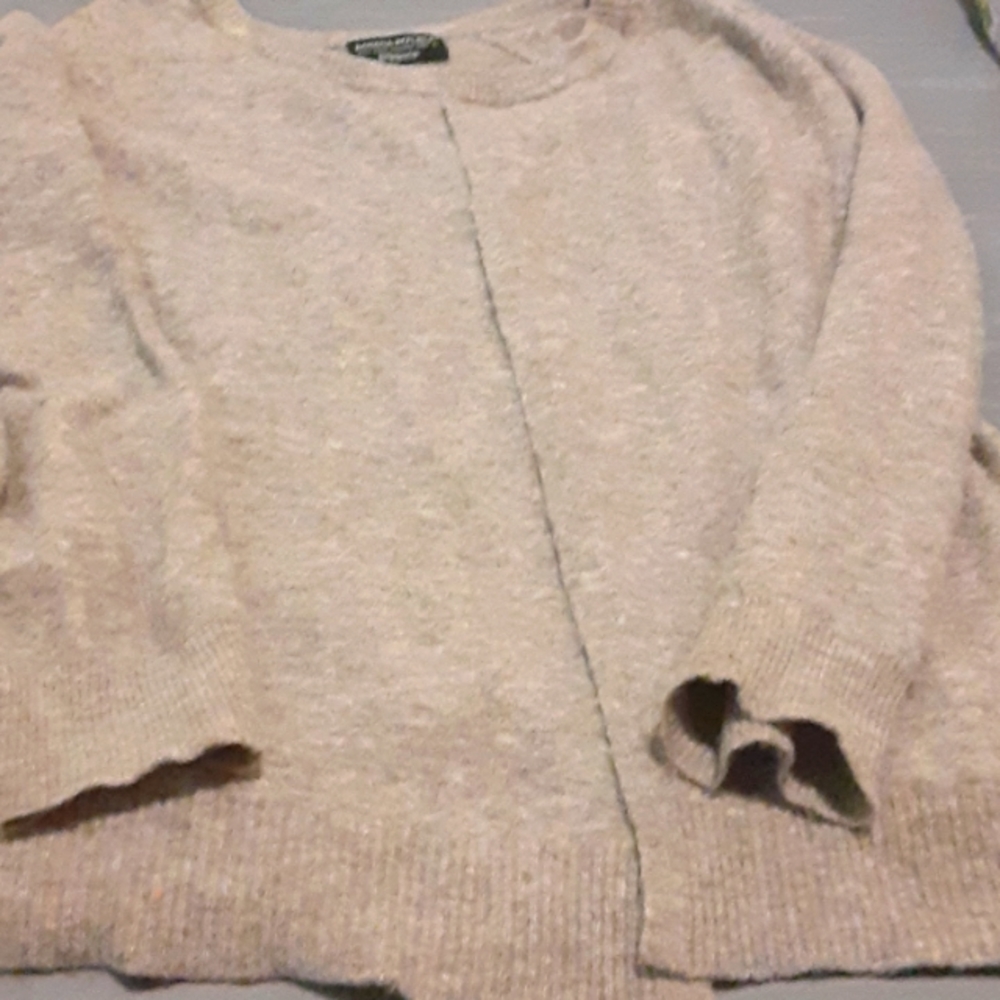 Banana Republic Natural Colored Wool Blend Cardigan. Size Large.